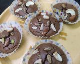 A picture of step 3 of Chocolate chips cup cake.