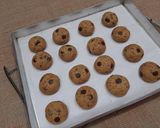 Foto langkah ke 7 dari resep Soft chocochip cookies 🍪.