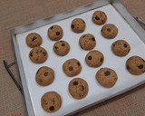 Foto langkah ke 7 dari resep Soft chocochip cookies 🍪.
