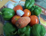 A picture of step 1 of Tri colour saucey vegetable salad.