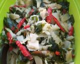 Foto langkah ke 3 dari resep Oseng rebung daun melinjo.