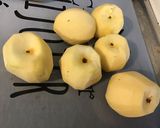 Une image de l'étape 1 de Cake aux pommes golden et amandes.