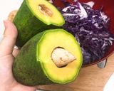 Hình bước làm 1 của món Salad bơ cá ngừ trứng