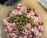 Foto del paso 2 de la receta: Hamburguesa de alcaparras y bacon