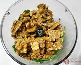 Foto del paso 2 de la receta: Salsa pesto de queso manchego, albahaca y nueces