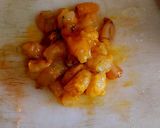 A picture of step 3 of Chingri diye kochu shaak.