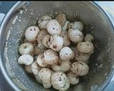 A picture of step 5 of Gond Ke Laddu.