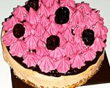 A picture of step 6 of Cranberry cream chesse chocolate dessert.