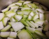 Hình bước làm 1 của món Canh bí đao nấu giò sống