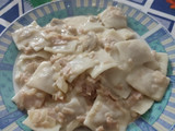 Ravioles de jamón y queso con salsa Caruso
