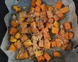 Foto del passaggio 4 della ricetta Zucca arrosto alle erbe aromatiche