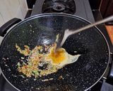 Foto langkah ke 4 dari resep Nasi Goreng Udang.