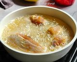 Gambar langkah 2 resipi Ayam Goreng Masak Lemak.
