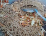 Foto langkah ke 4 dari resep Bihun Goreng simpel.