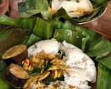 Foto langkah ke 6 dari resep Nasi Bakar Isi Ayam Suwir Kemangi.