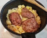 Foto del paso 6 de la receta: Carrilleras ibéricas en salsa de reineta, calabacín y macademia