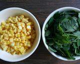 Foto langkah ke 1 dari resep Sayur bening daun kelor.