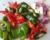 Foto langkah ke 1 dari resep Oseng ikan deles cabe hijau.