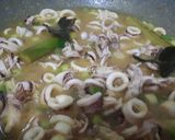 Foto langkah ke 2 dari resep Cumi kuah santan kuning.
