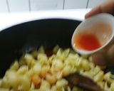 A picture of step 5 of Chicken macaroni.