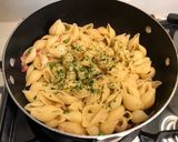 A picture of step 6 of Pea and pancetta pasta.