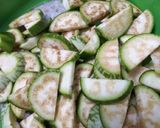 Foto langkah ke 1 dari resep Oseng terong teri.