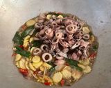 Foto langkah ke 3 dari resep Tumis Cumi Putren.