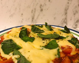 Foto del paso 6 de la receta: Pizza Margarita a base de avena y zucchini con queso de almendras y albahaca fresca