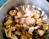 A picture of step 1 of Mushroom Korma.