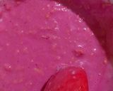 Foto langkah ke 4 dari resep Pancake Pisang Selai Strawberry (sy pakai jus buah naga).