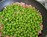 Foto del paso 5 de la receta: Guisantes con jamón y langostinos