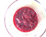 A picture of step 2 of Drunk strawberry sauce.