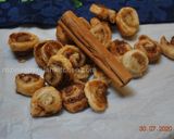 A picture of step 9 of Tiny Cinnamon Rolls شیرینی رول دارچینی.