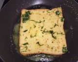 Foto langkah ke 3 dari resep Savory French Toast.