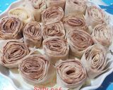 A picture of step 5 of Phyllo Cinnamon Rolls with Caramel Cream.