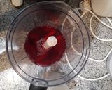 Foto del paso 3 de la receta: Kéfir de frutilla y arándanos