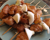 Foto del paso 4 de la receta: Brochetas de cerdo a la provenzal con arroz pink