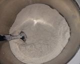 Foto del paso 1 de la receta: Torta invertida de manzana y banana