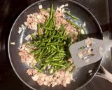 Foto langkah ke 8 dari resep Sautéed long beans with ground beef (Tumis kacang panjang dengan daging giling).