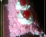 Foto langkah ke 8 dari resep Pinky Blackforest Roll Cake Valentine.
