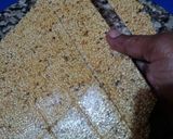 A picture of step 5 of Til chikki.