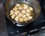 A picture of step 6 of Daal pakoda.