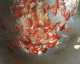 Foto langkah ke 1 dari resep Udang buncis tumis saus tiram.