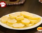 Foto del paso 2 de la receta: Muslos de polloen salsa huancaína
