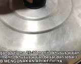 Foto langkah ke 5 dari resep Kue kering coklat wajan 4 bahan.