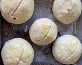 Foto del paso 2 de la receta: Pancitos de ajo y albahaca 🧄🌿