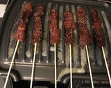 Foto langkah ke 3 dari resep Sate Sapi Manis Bumbu Kacang.