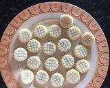A picture of step 2 of Powder milk cookies.