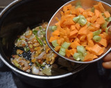 ரவா கிச்சடி (Rava khichadi recipe in tamil) ரெசிபி ஸ்டேப் 4 புகைப்படம்
