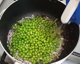 A picture of step 3 of Simple Peas Rice.